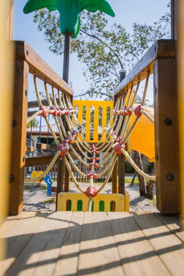 Camping Le Palme مارينا دي بيبونا المظهر الخارجي الصورة