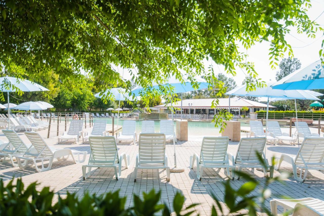 Camping Le Palme مارينا دي بيبونا المظهر الخارجي الصورة