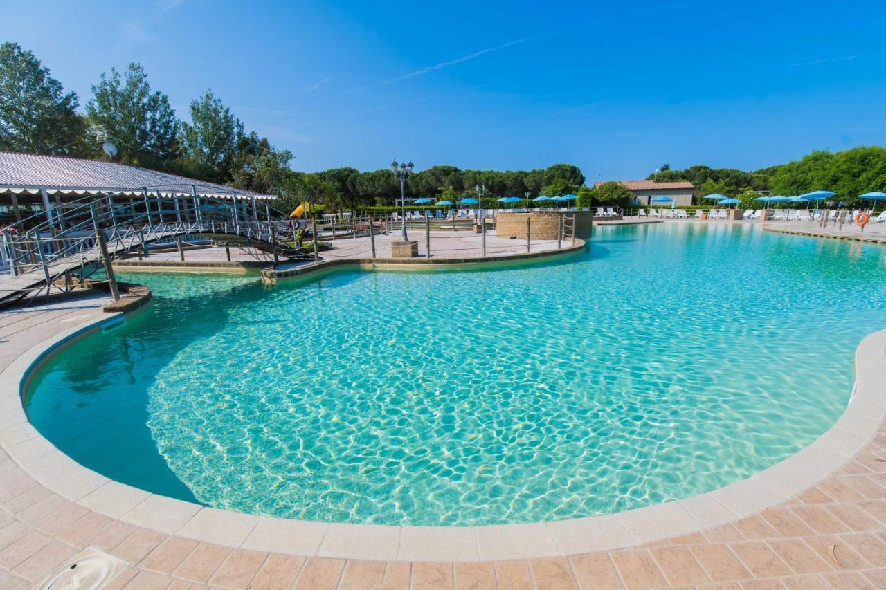 Camping Le Palme مارينا دي بيبونا المظهر الخارجي الصورة